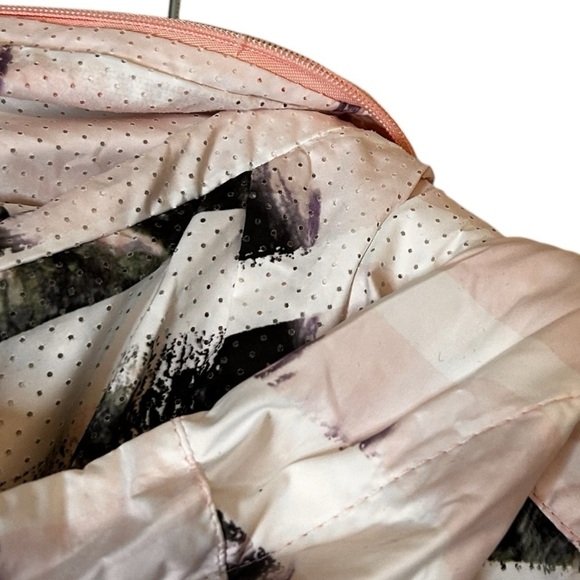 Lululemon Miss Misty Jacket- Lightweight Packable Waterproof Wind Breaker- Size6 - Picture 8 of 12